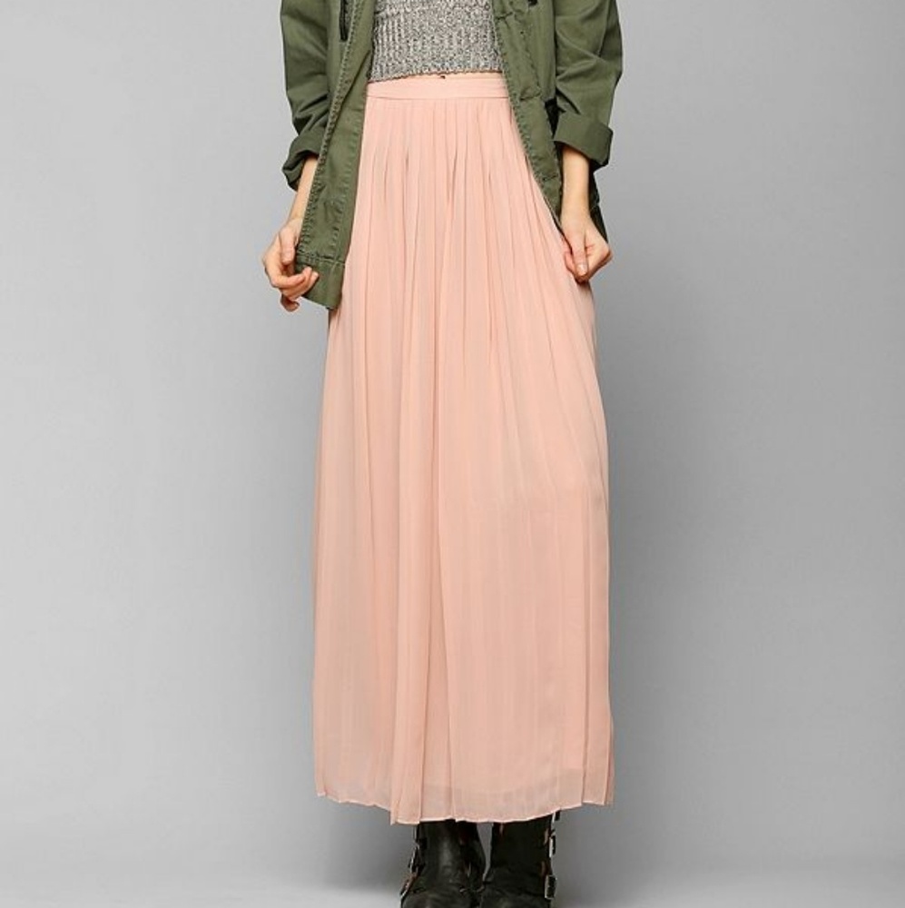 UO Sparkle & Fade Pleated Chiffon Maxi Skirt